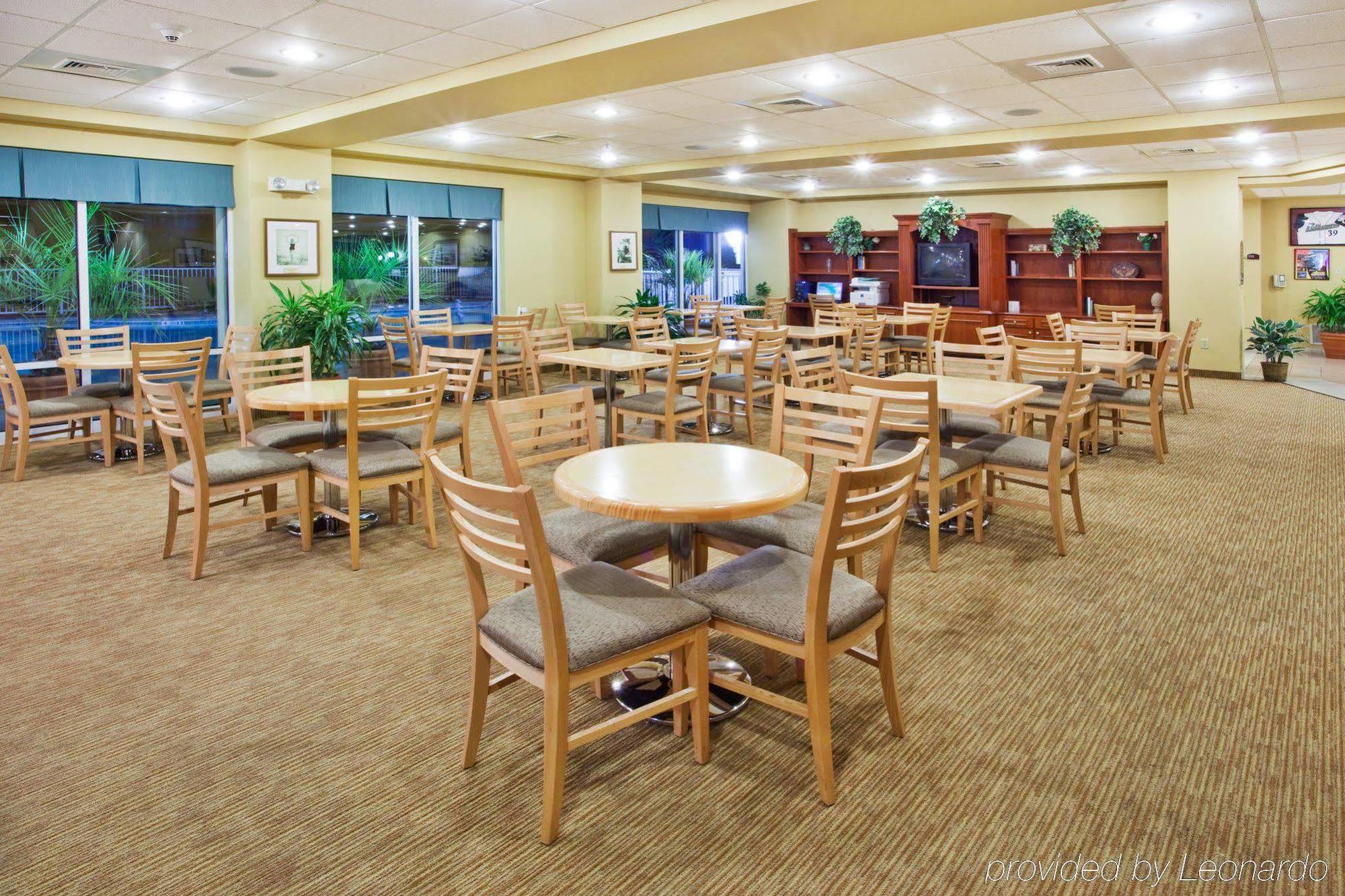 Holiday Inn Express Myrtle Beach-Broadway At The Beach By Ihg Ресторант снимка