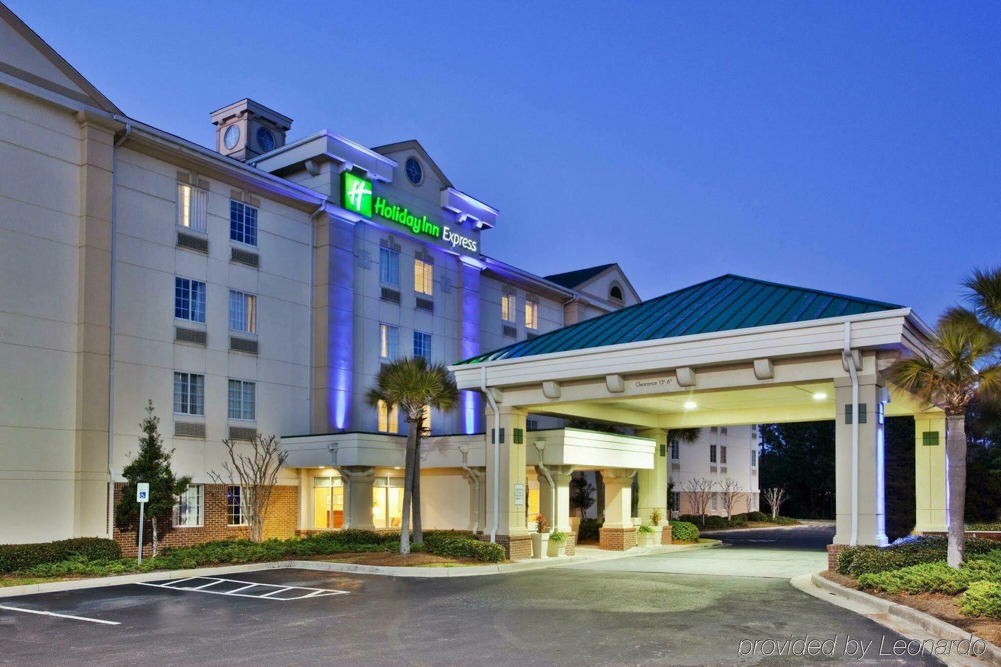 Holiday Inn Express Myrtle Beach-Broadway At The Beach By Ihg Екстериор снимка